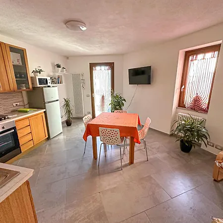 Casa Di Ariel Feriehus Carlazzo